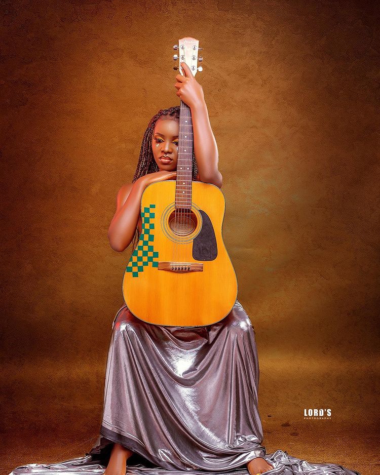 Vivian Mimi in Onkabya - Free MP3 Download